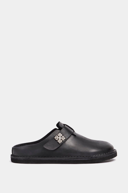 CLEA BLACK
