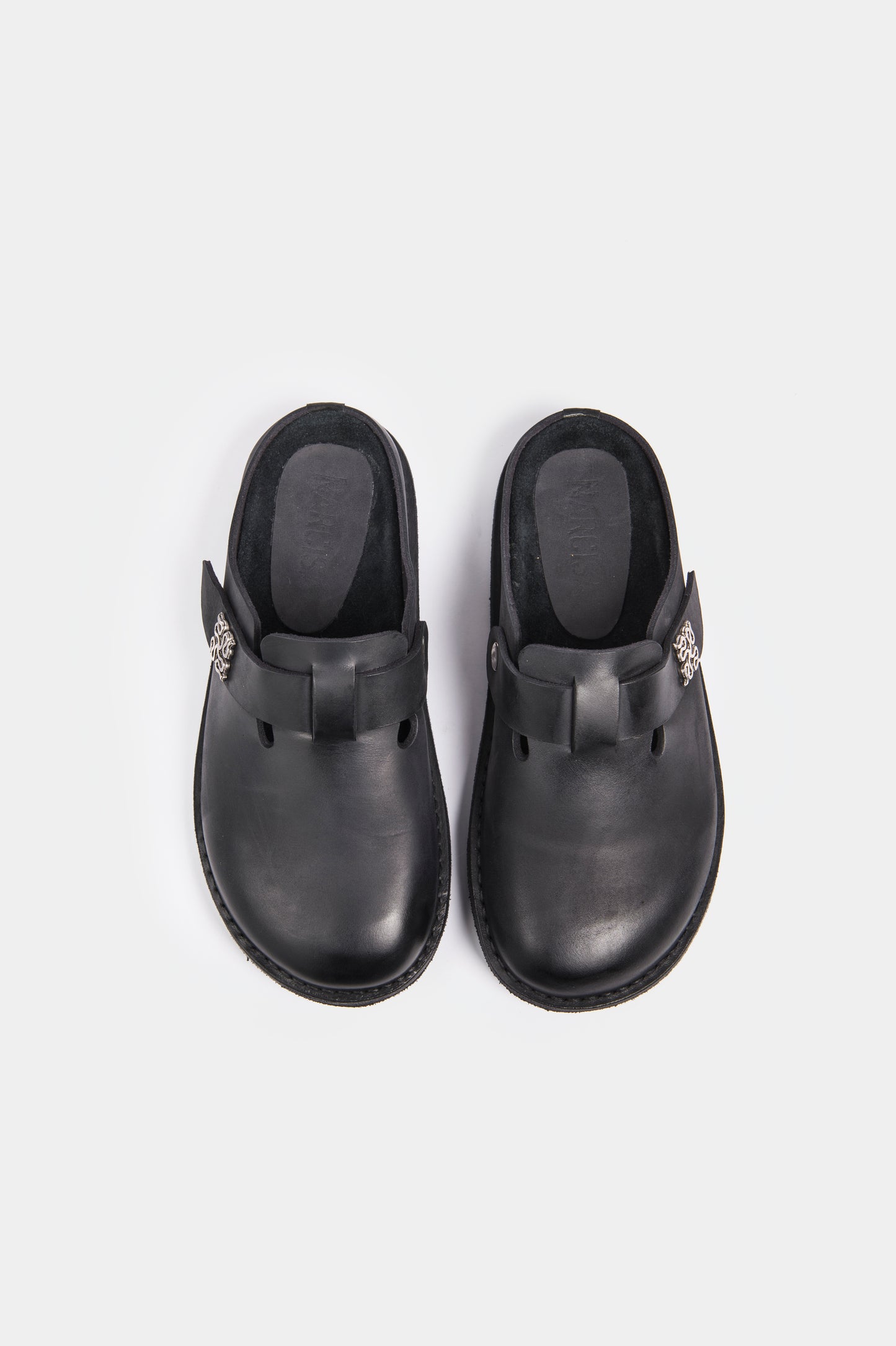 CLEA BLACK